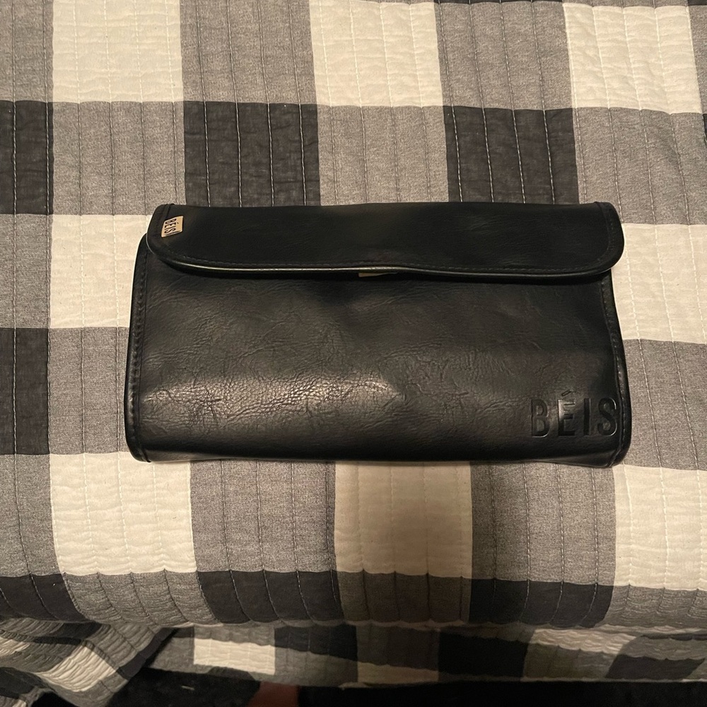 BEIS The Hanging Jewelry Case in Black
